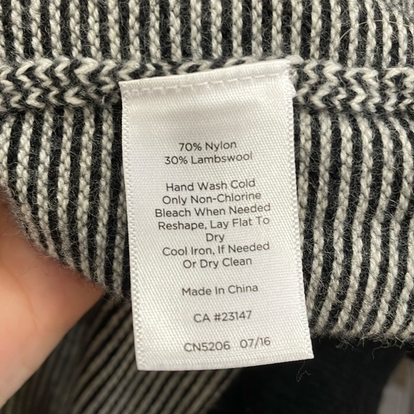 TALBOTS lambswool blend black and white Aztec print open front cardigan.  M - Picture 5 of 6